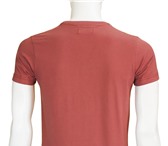 Фото в Одежда и обувь Мужская одежда Коралловая футболка Fred Perry На груди принт в Москве 1 700