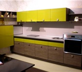 Foto в Мебель и интерьер Кухонная мебель Современная кухня с салатовыми фасадами » в Санкт-Петербурге 41 000