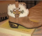 Изображение в Одежда и обувь Женская обувь Продаются фирменные ботиночки "Казаки" от в Перми 9 000