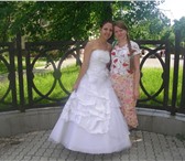 Foto в Одежда и обувь Свадебные платья Продаю белое свадебное платье с каркасом в Березниках 5 000