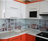 Foto в Мебель и интерьер Кухонная мебель Изготовление стеклянных кухонных фартуков в Омске 6 000